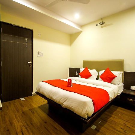New Rajdhani Hotel Vadodara Exterior foto